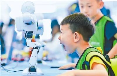 内蒙古科技馆|20年，4000多万公里、服务2.66亿人次，科普大篷车送科技到田间地