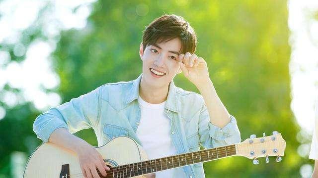 肖战|肖战《余生》大讲土味情话，爆笑晒表情包回应：怪不好意思的