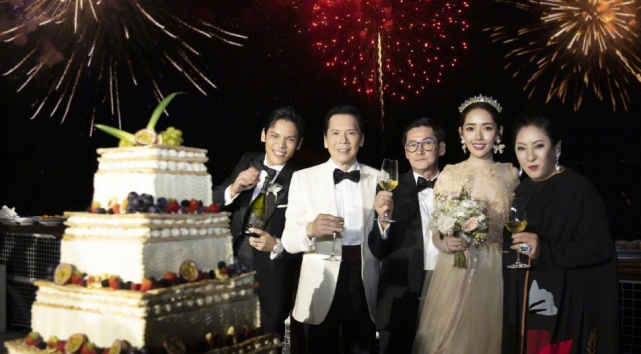 郭碧婷|已经生了？向太赴台隔离陪郭碧婷，干儿子喊话向佐官宣报喜