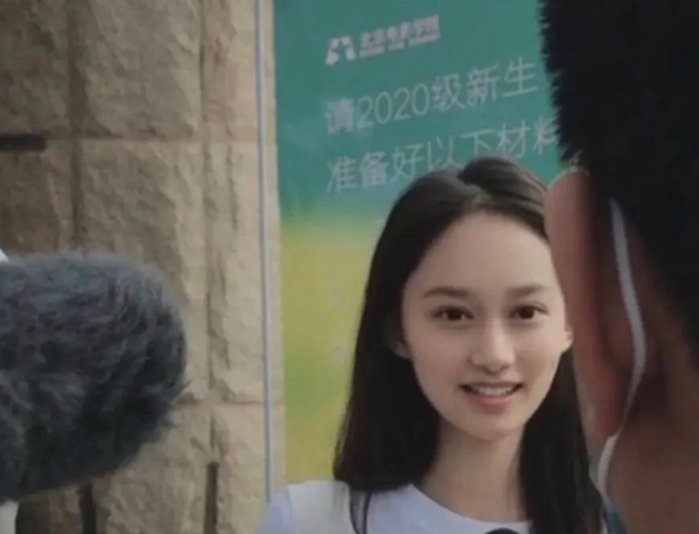 艺考|艺考学霸夏梦近照曝光双眼皮肿胀，脖子上疑似吻痕抢镜