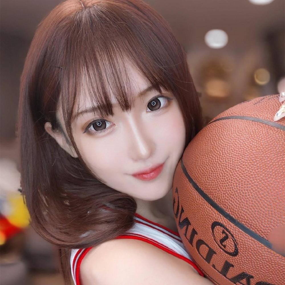 腐团儿清纯打扮惊艳众人,针织衫也能美出新高度,绝美