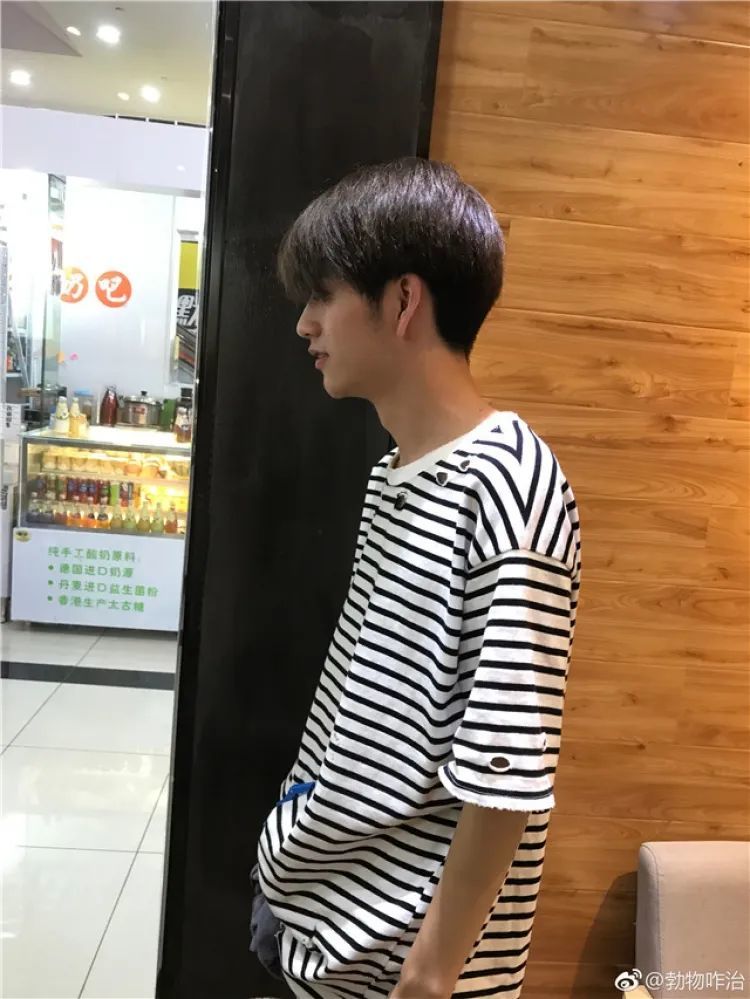 网红|就这张脸，在热搜挂了一天？