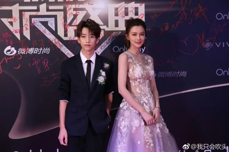 网红|就这张脸，在热搜挂了一天？