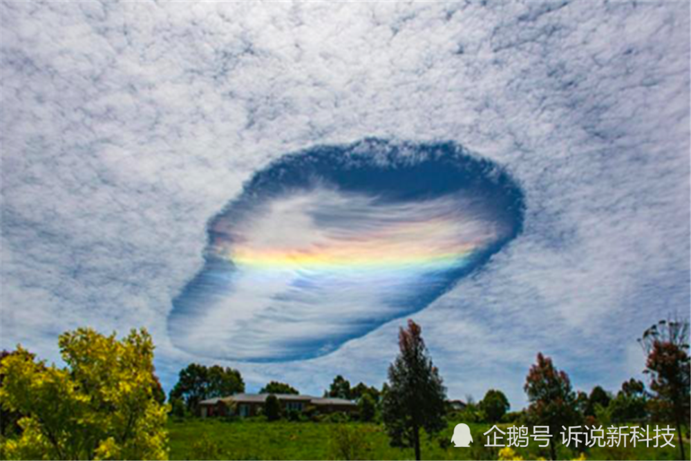 平行时空|平行世界真存在？哈萨克斯坦天空被“割裂”，是平行时空的入口？