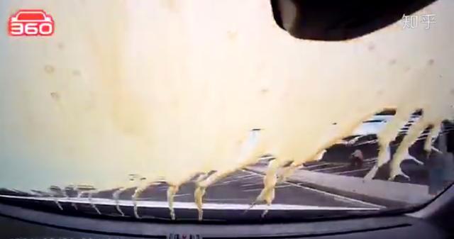 迈腾|迈腾车主马路斗气，4次别车还泼奶茶，这种行为能罚200了事？