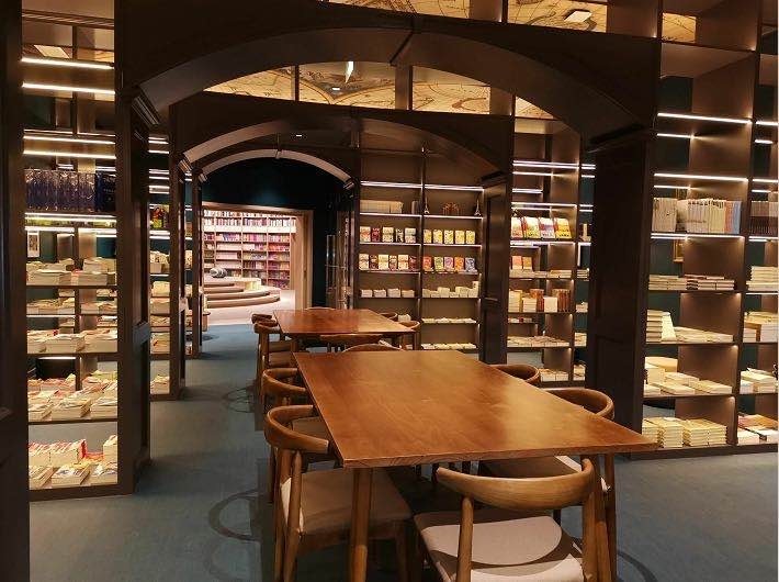 网红黑墨水冰激凌爆款校名校史文创上海高校书店有书有温度