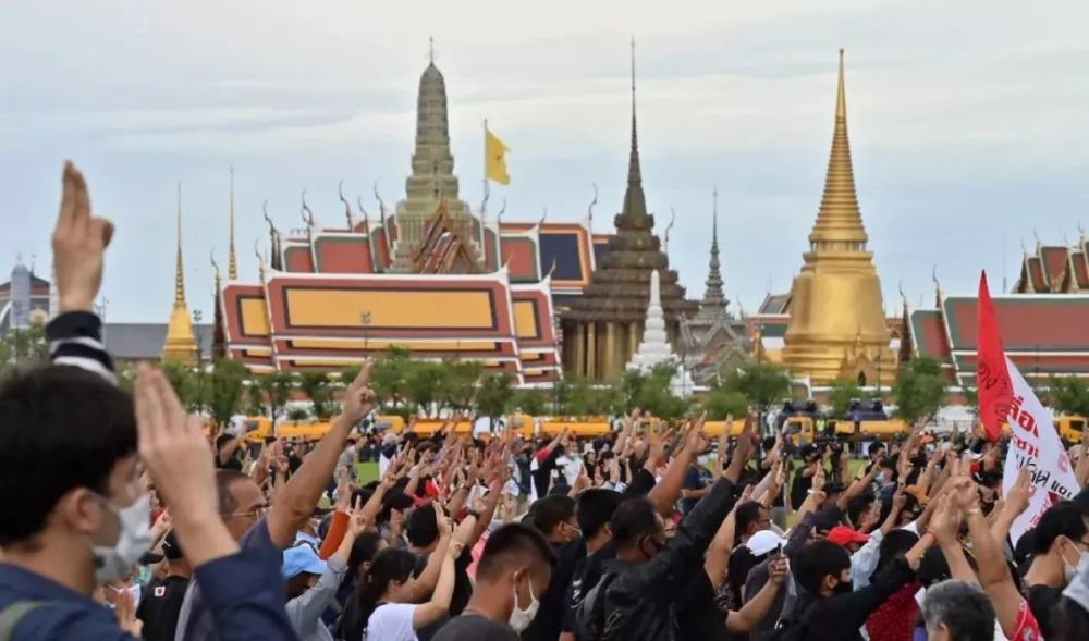 泰国爆发万人示威游行,警惕港口物流遭受影响!
