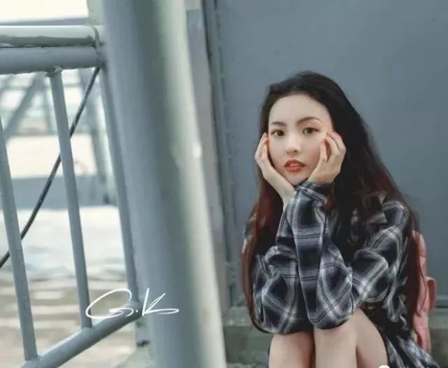 学会8个上半身的拍照pose,再也不怕面对镜头了