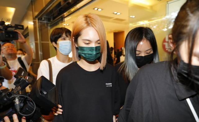 陈妍希|陈妍希自弹自唱悼念黄鸿升，儿子小床出镜，与陈晓的北京爱巢曝光