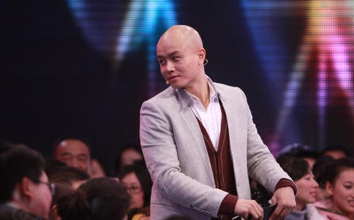 乐嘉|被疑三婚还出轨美女的乐嘉，再也回不去孟爷爷的《非诚勿扰》