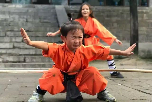 乐嘉|被疑三婚还出轨美女的乐嘉，再也回不去孟爷爷的《非诚勿扰》