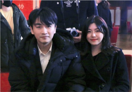 陈妍希|陈妍希自弹自唱悼念黄鸿升，儿子小床出镜，与陈晓的北京爱巢曝光