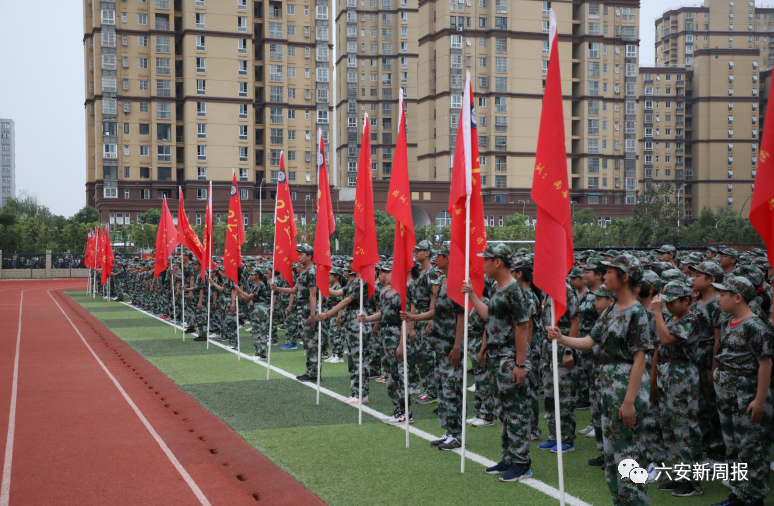 大片来袭!皋城中学操场上军歌嘹亮