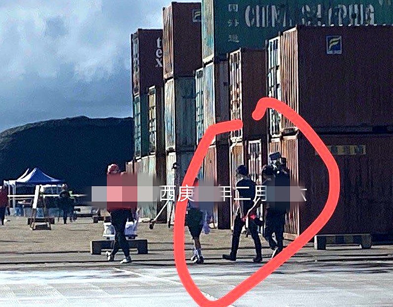 陈妍希|陈妍希自弹自唱悼念黄鸿升，儿子小床出镜，与陈晓的北京爱巢曝光