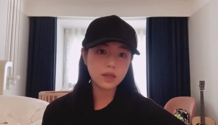 陈妍希|陈妍希自弹自唱悼念黄鸿升，儿子小床出镜，与陈晓的北京爱巢曝光