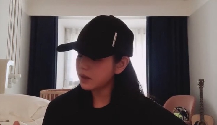 陈妍希|陈妍希自弹自唱悼念黄鸿升，儿子小床出镜，与陈晓的北京爱巢曝光
