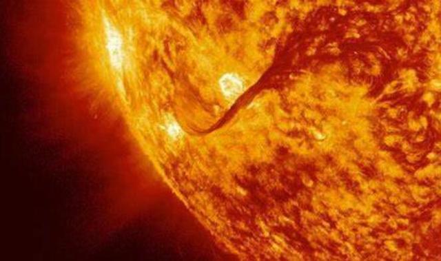 外星文明|宇宙深空里不断传来不同寻常的信号，真是外星文明在联系我们吗？