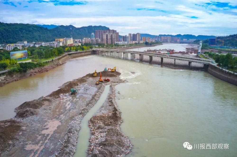 青衣江上正上演"百龙治水",你看见没?_腾讯新闻
