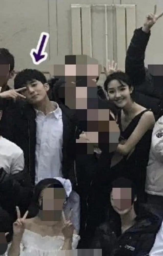 郭子凡|网曝郭子凡罗奕已分手，男方凌晨上线取关，女方发文似有深意