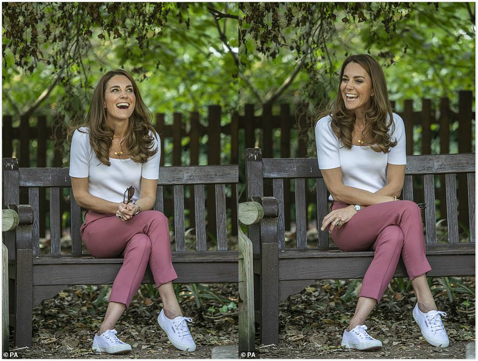 凯特王妃|凯特王妃出席公务，260元樱花粉烟管裤穿出高贵感，叠戴金币项链很潮