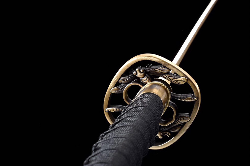 铜装烤金烧刃武士刀-蜻蜓,t10烧刃烤金工艺,实木漆鞘配粗下绪