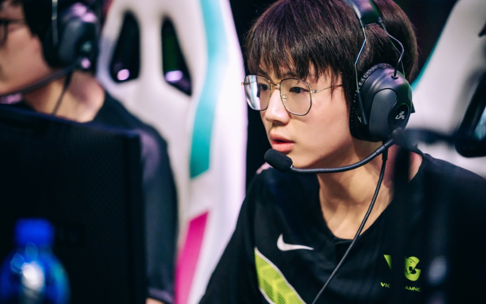 lol峡谷之巅起矛盾火星包让国外选手滚回家等着s赛被打爆