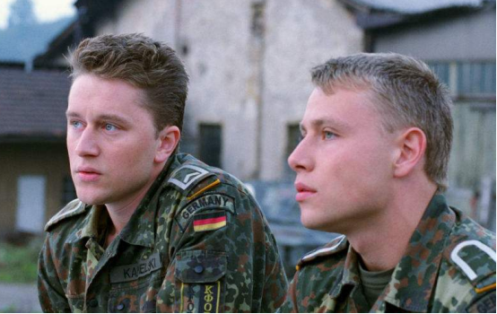 《触摸和平》是rudolf schweiger导演的一部剧情战争电影.