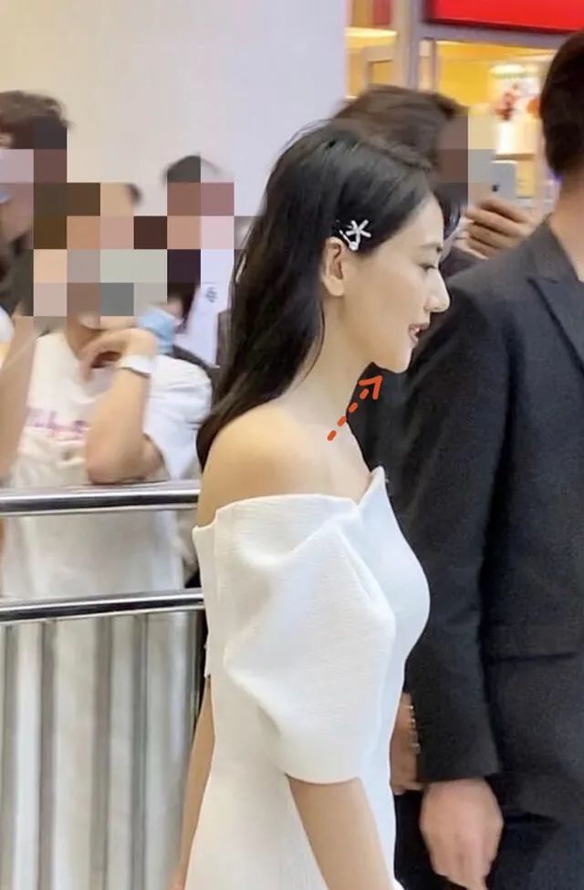 刘亦菲|刘亦菲脸上竟然惊现“奶奶线”？天仙的完美骨相终究也难逃这一劫……