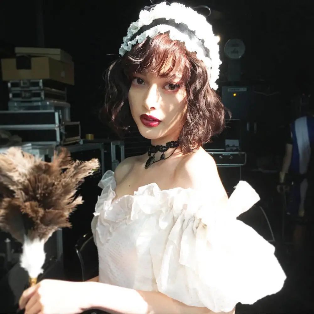 日本_娱乐|15岁惊艳出道，亮相就被称赞“美到让人窒息”的脸长什么样？