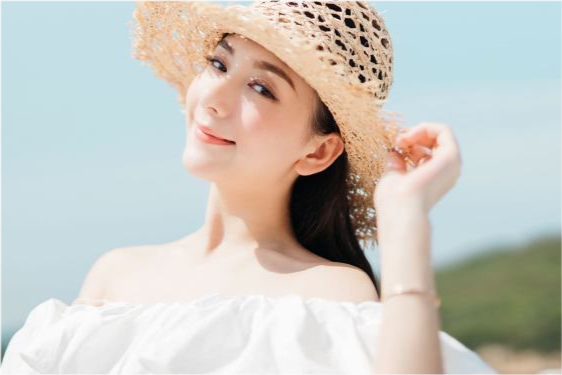 郭富城|方媛晒美照宣传郭富城新片，为丈夫连看三次《麦路人》，果然是贤妻