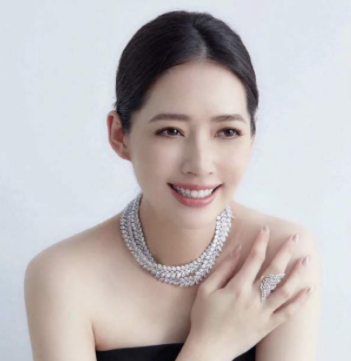 欧阳娜娜|什么叫惨？同一个妈，欧阳娜娜少男杀手，姐姐怎么长成了陈汉典！