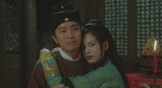 李若彤|54岁李若彤身材引热议：从空姐到小龙女，年轻时的她到底有多美？