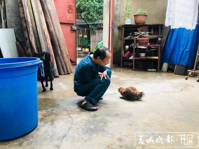 余秀华|这位获奖的“脑瘫诗人”说他跟余秀华不是一个类型