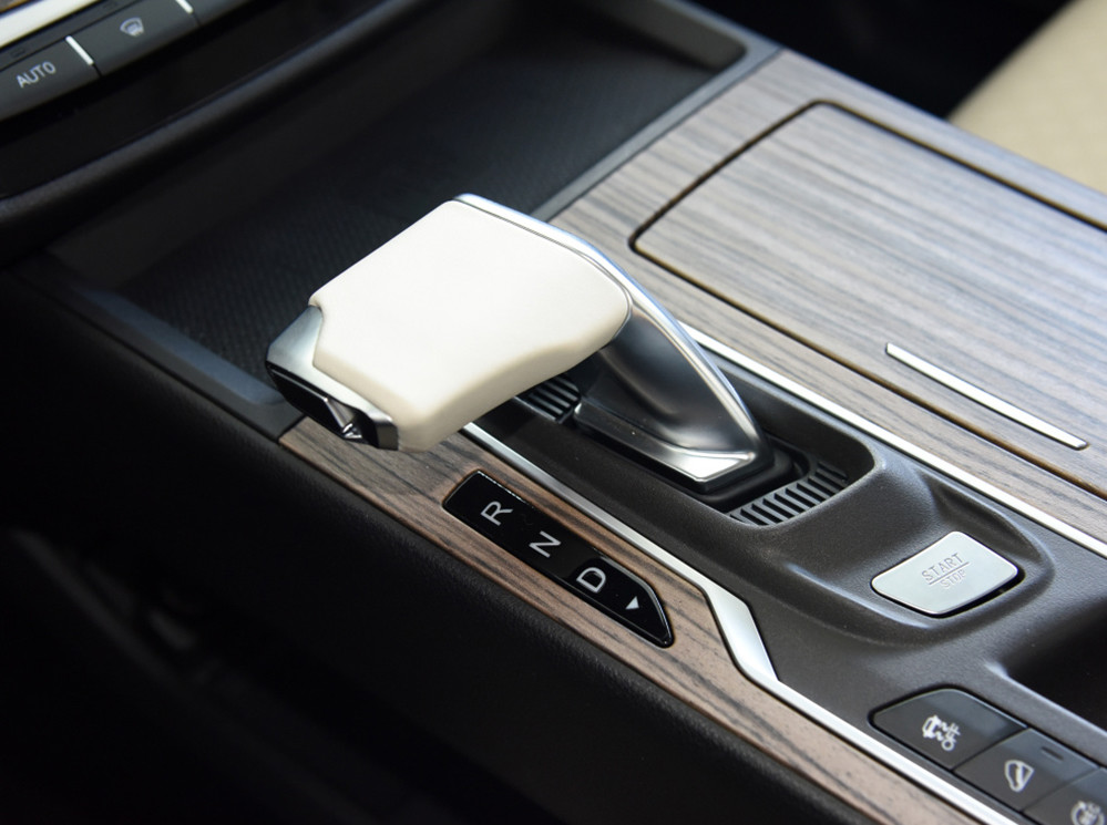 游艇式档杆很抢眼_腾讯新闻