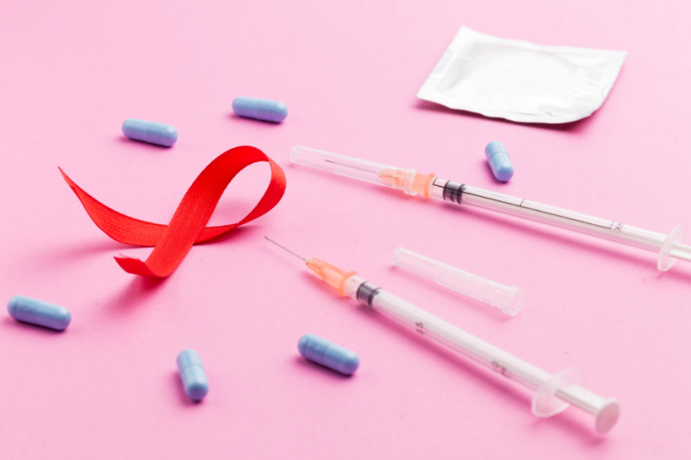 人类免疫缺陷病毒|艾滋病为什么难治愈？这种病毒像打不死的“小强”