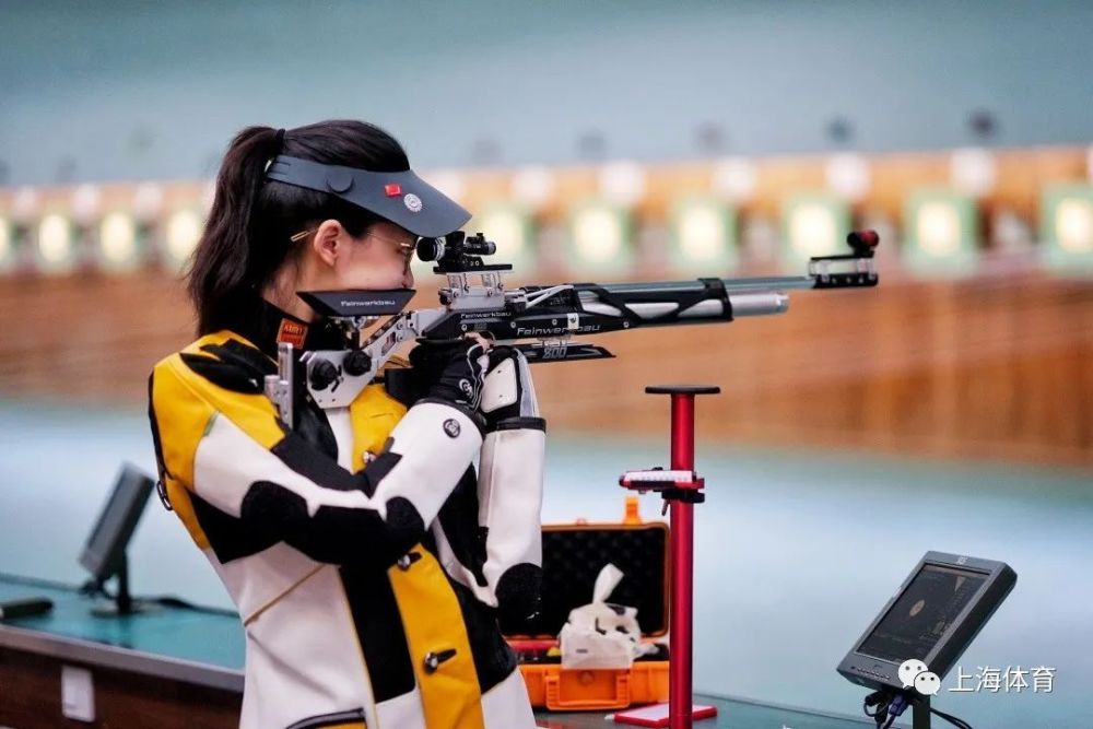 一天举枪400次,换4件短袖,射击,射箭运动员训练记