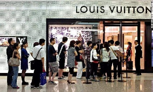 拍卖|人傻钱多？2亿买条鱼，与10倍利润挂钩，中国土豪在拍卖界火了