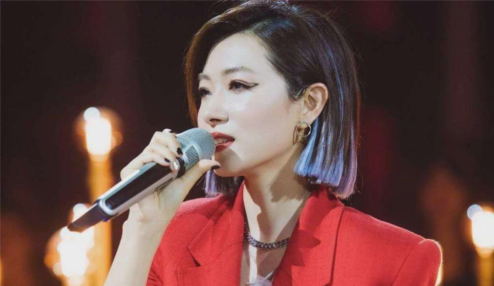 乘风破浪的姐姐|万茜被指隔空碰瓷！在和宁静同样的位置点痣，传后者不愿与其同台