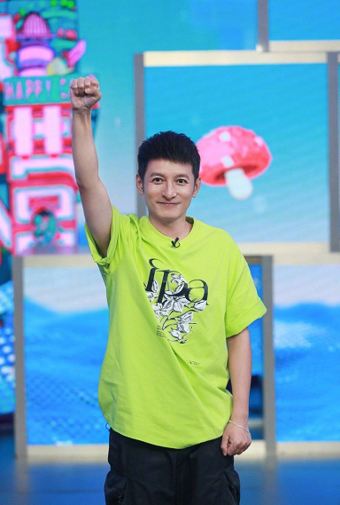 "认鼻寻亲"李维嘉郑希怡吴昕,同款鼻子惹热议,网友:像组团整容