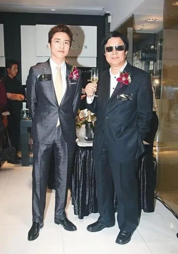 甄子丹|豪门孵化班？这家姐妹怎么了，复制粘贴似的嫁豪门