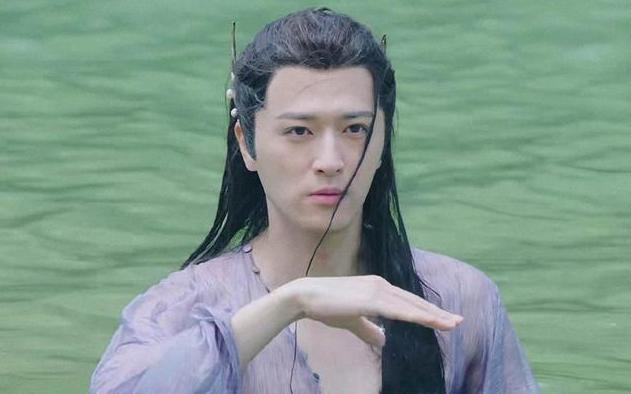 琉璃美人煞亭奴隐藏的太好了谁能发现他和战神也有小秘密