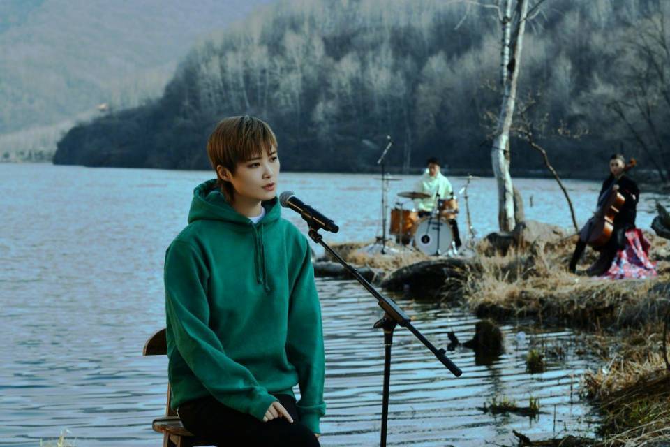 李宇春|从15年前的顶级流量到饱受争议，李宇春凭什么火到现在？