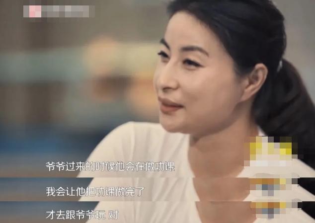 郭晶晶|郭晶晶霍启刚深夜约会，亲密照曝光：她凭什么成为“千亿儿媳”？