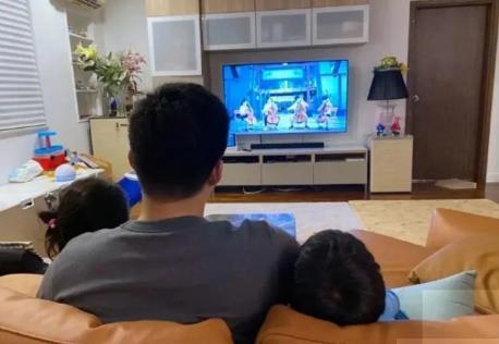 郭晶晶|郭晶晶霍启刚深夜约会，亲密照曝光：她凭什么成为“千亿儿媳”？