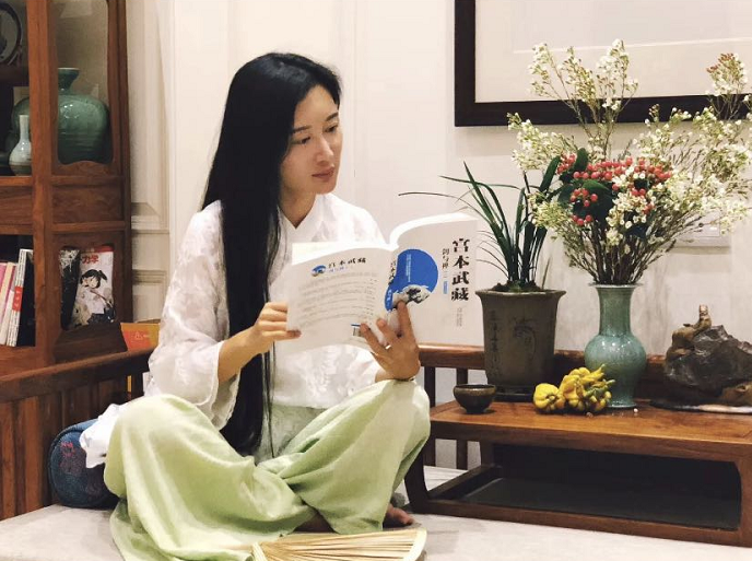 张纪中|频晒与张纪中日常被嘲爱慕虚荣，杜星霖霸气回怼：燕雀安知鸿鹄之志