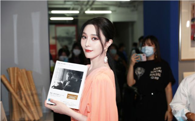 范冰冰|范冰冰全面复工拍电影？受访称目前正在做剧本，将有一个新电影要开机