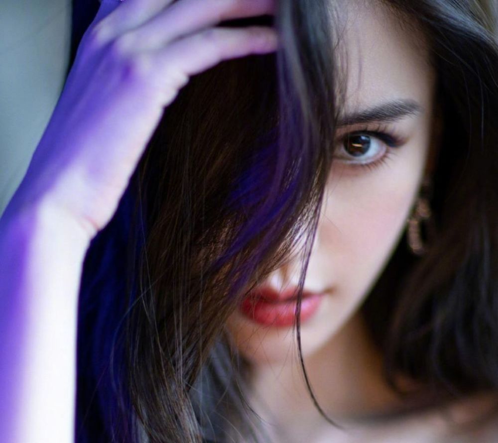 angelababy|Angelababy成名录：抠像女主到人气天后，以哭戏复出，只为孩子