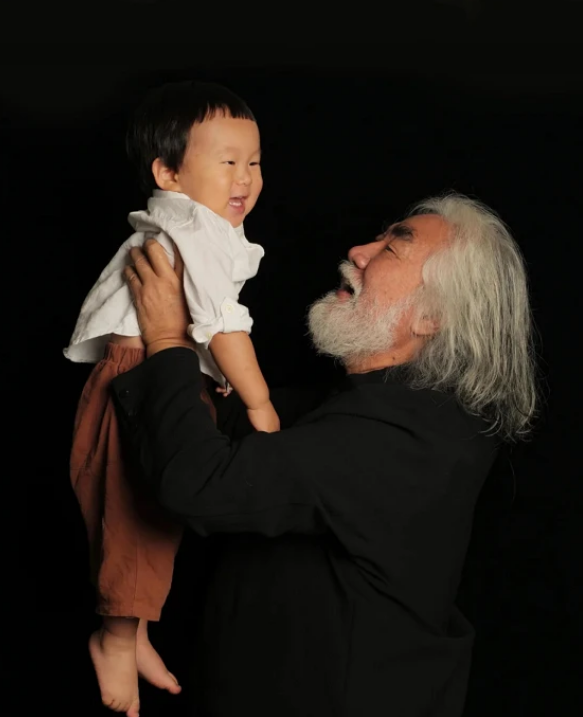 张纪中|频晒与张纪中日常被嘲爱慕虚荣，杜星霖霸气回怼：燕雀安知鸿鹄之志