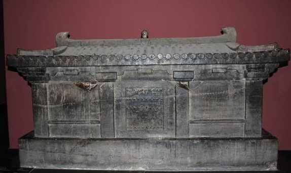 西安发现9岁女孩墓穴石棺上刻着4个字让专家不知如何是好