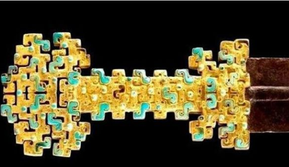 四大文明古国|陕西发现2900年前宝剑，剑柄用纯金打造，专家：剑身更珍贵